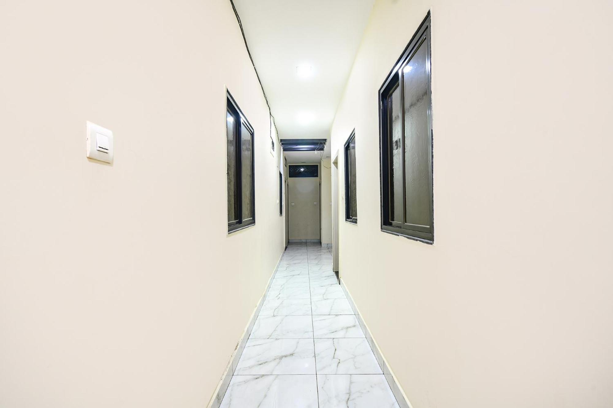 Fabexpress Blue Star Hotell Ujjain Exteriör bild