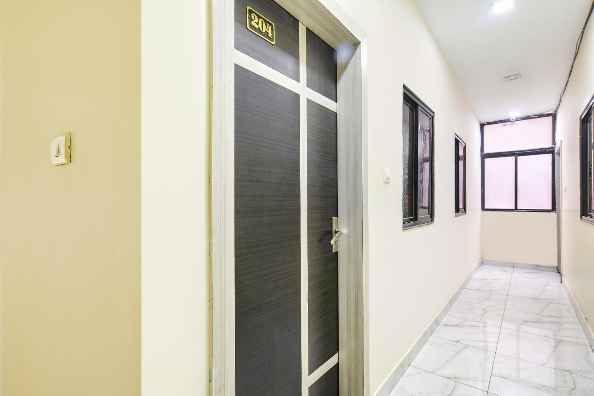Fabexpress Blue Star Hotell Ujjain Exteriör bild